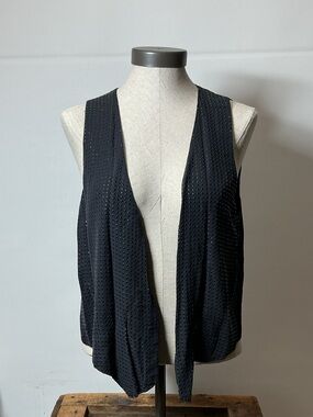 Black 100% silk vest with a boho vibe | Size: 1